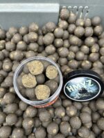 Boilies v dipe HMYZ 250ml - Obrázek 2